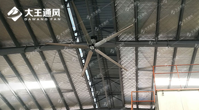 大型汽車(chē)部件車(chē)間安裝工業(yè)大風(fēng)扇通風(fēng)降溫